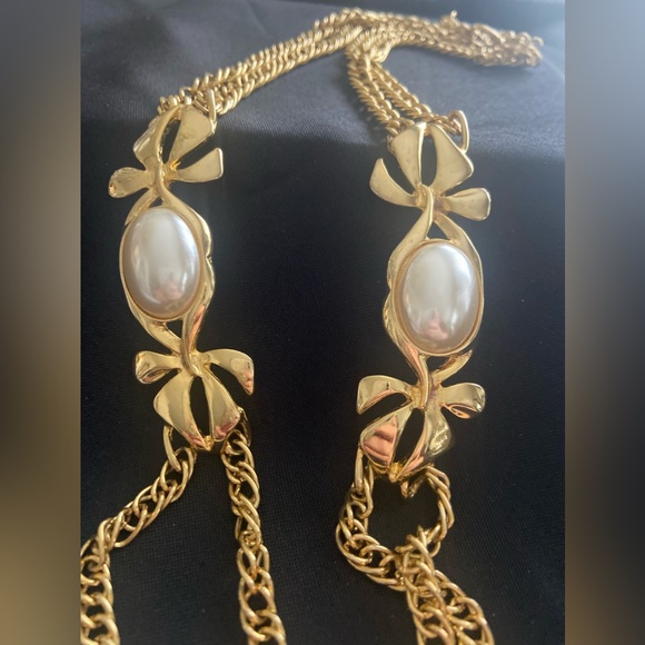 Gold Chain with Faux Pearl Stones - Picture 2 of 4